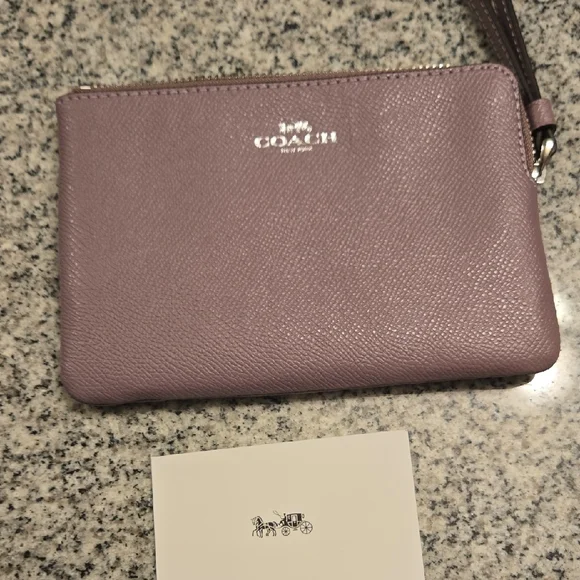 Coach Essential Small Wallet- Mauve Leather Wristlet NWOT - Picture 5 of 12